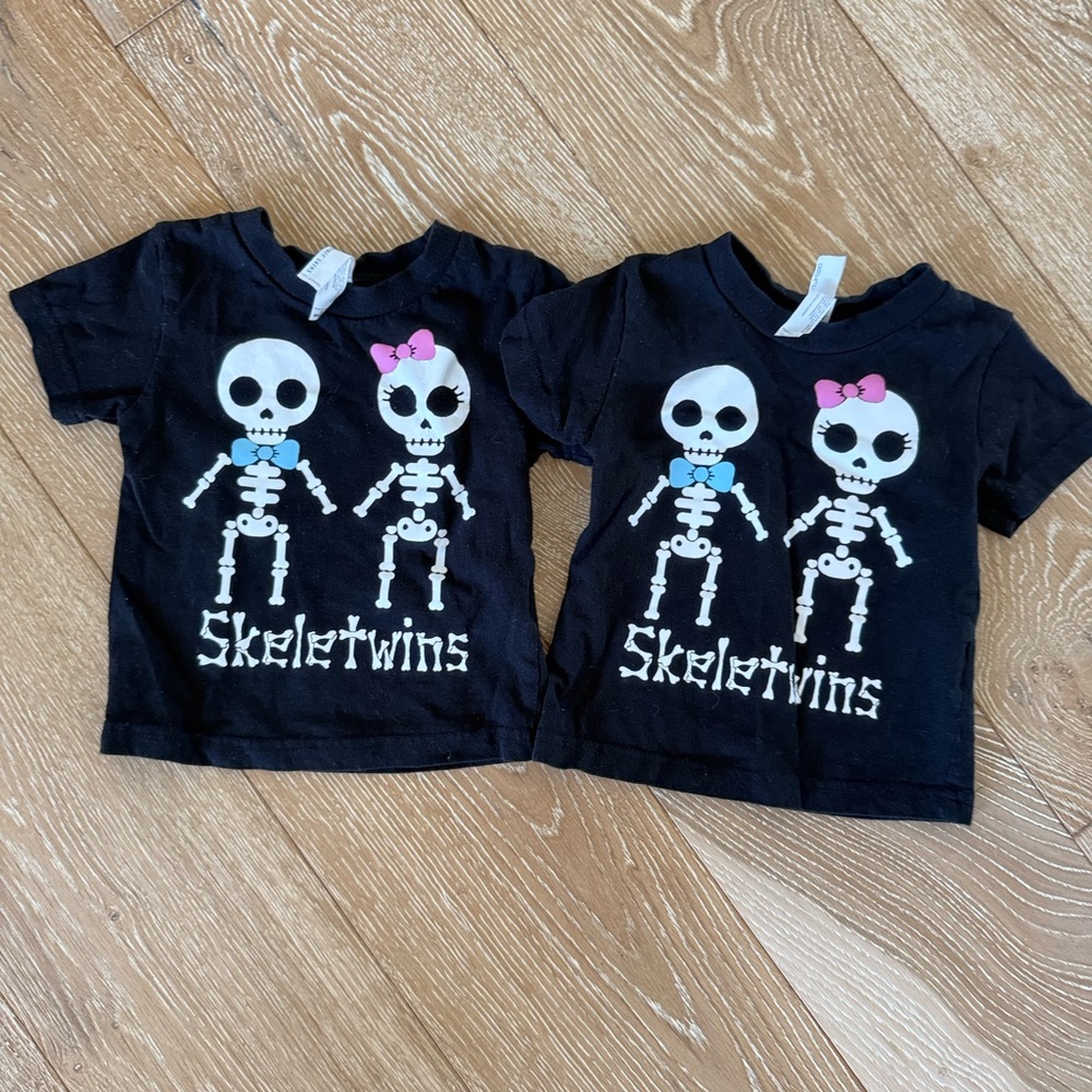 Black Skeletwins T-Shirts set of 2